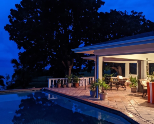 Villa Avalon Covered Outdoor Living Room