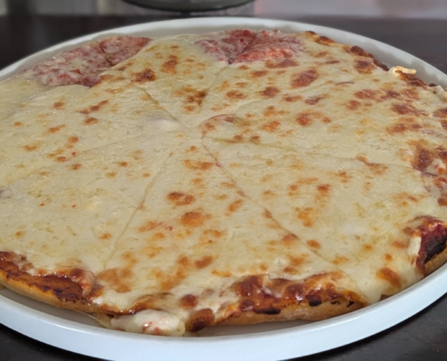 Isle Bay Beach Bar Cheese Pizza