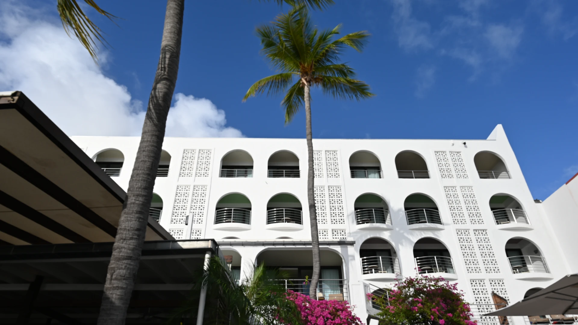 Holland House Beach Hotel