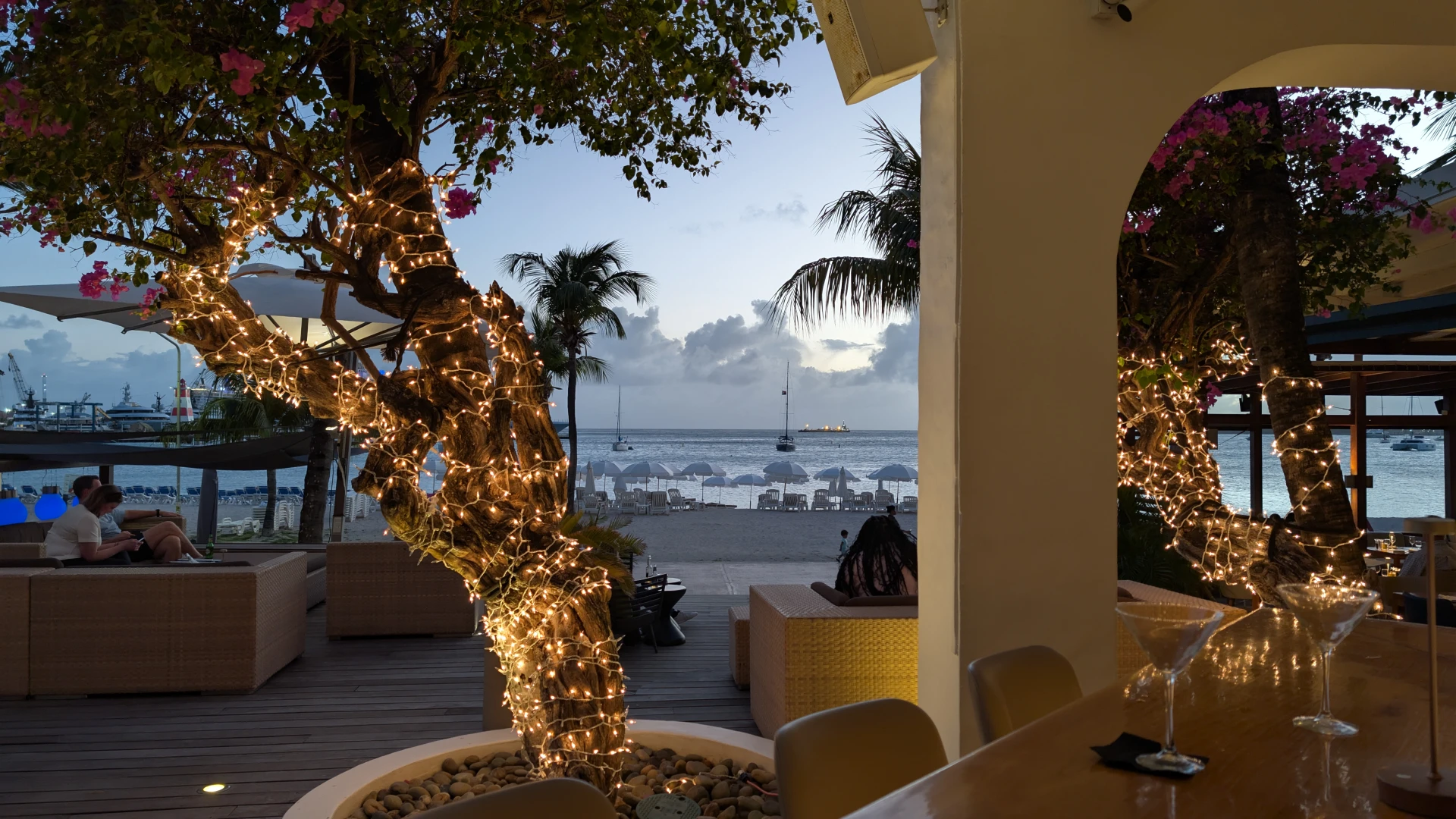 Holland House Beach Hotel