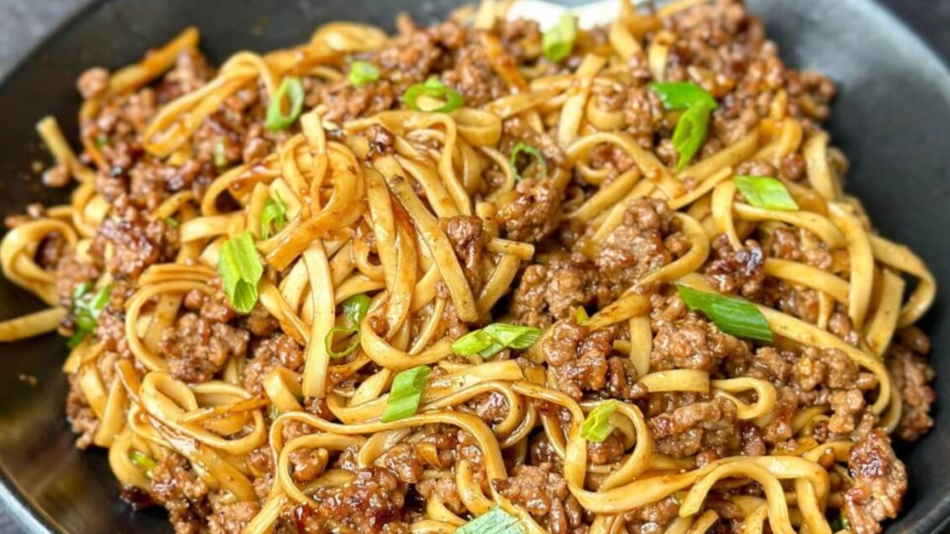kl_mongolianbeefwithnoodles_01